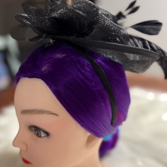 Elegant Black Feather Fascinator/ New - Picture 7 of 9